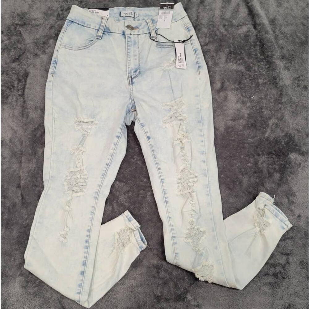 NWT Rue 21 Curvy High Rise Fray Hem Jeans Size 4 Womens